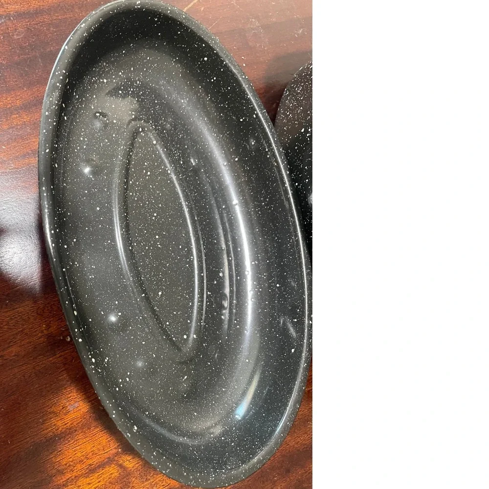 Black Speckled Enamelware Oval Roasting Pan with Lid Graniteware 13 Inch Roaster